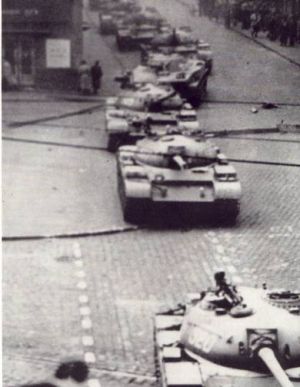 tanks_budapest_3_1956cor.jpg